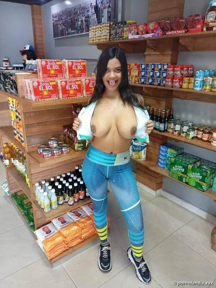 Puta Venezuelana provocando mostrando tudo - Foto 244226